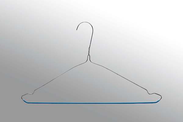 Профессиональные металлические вешалки с цинковым антикоррозийным покрытием и нескользящим синим полимерным покрытием на нижней планке по специальной цене!